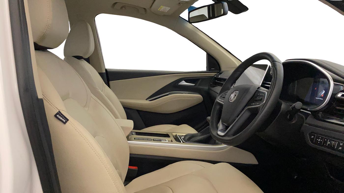 2024 MG HECTOR SHARP PRO 1.5 PETROL TURBO CVT PETROL, Petrol, Automatic, 14,132 km, Right Side Front Door Cabin