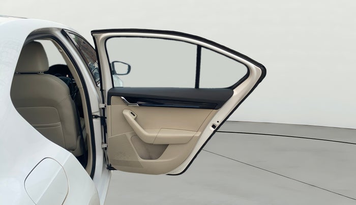 2018 Skoda Octavia L&K 1.8 TSI AT, Petrol, Automatic, 52,736 km, RHS Rear Door