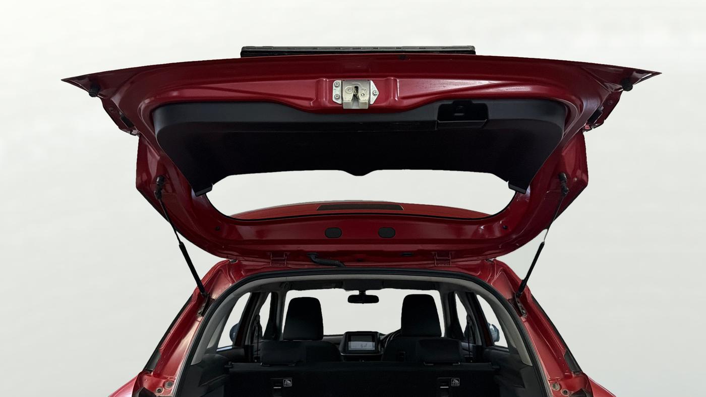 2022 Maruti BREZZA VXI AT SMART HYBRID, Petrol, Automatic, 46,162 km, Boot Door Open