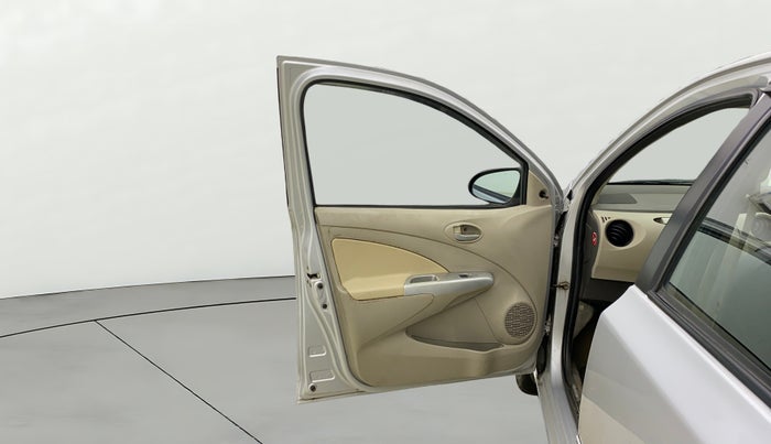 2013 Toyota Etios G, Petrol, Manual, 1,16,531 km, LHS Front Door