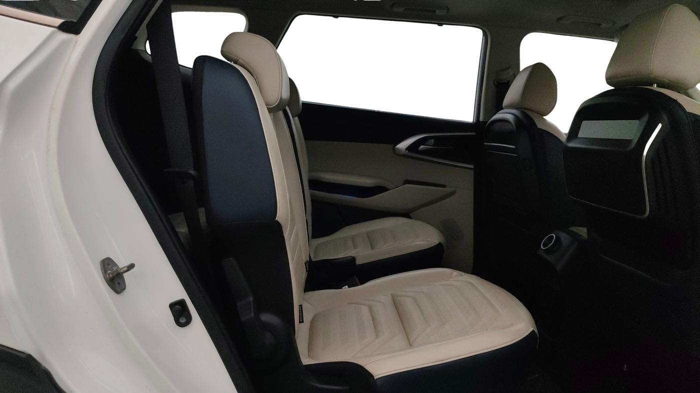 2022 KIA CARENS LUXURY PLUS 1.5 DIESEL AT 6 STR, Diesel, Automatic, 20,469 km, Right Side Rear Door Cabin