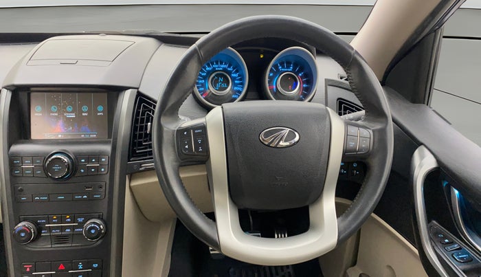 2017 Mahindra XUV500 W10, Diesel, Manual, 65,122 km, Steering Wheel Close Up