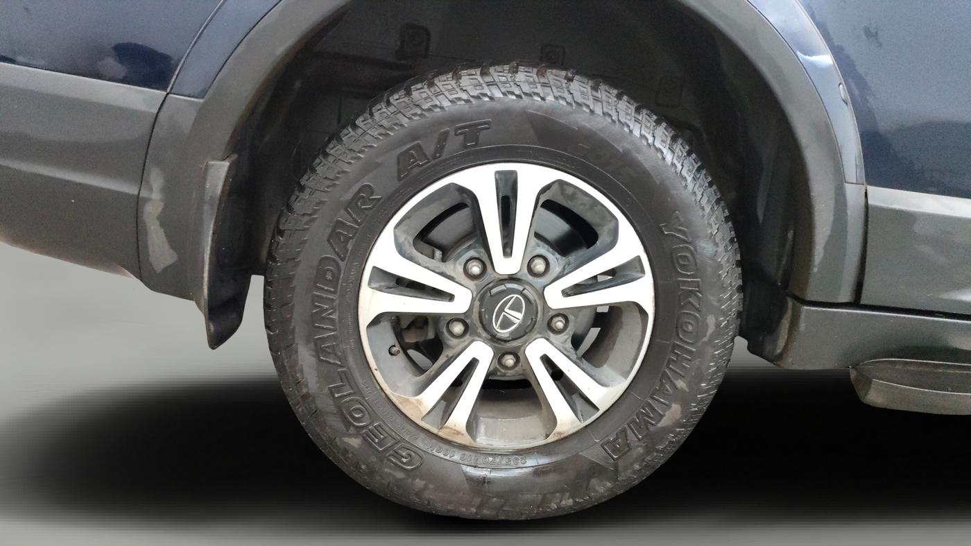 2017 Tata Hexa XTA 4X2 7 STR, Diesel, Automatic, 83,829 km, Right Rear Wheel
