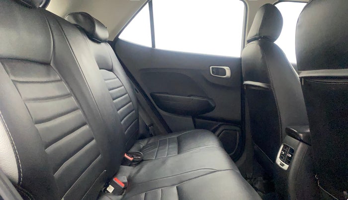 2020 Hyundai VENUE SX PLUS 1.0 TURBO DCT, Petrol, Automatic, 1,07,678 km, Right Side Rear Door Cabin