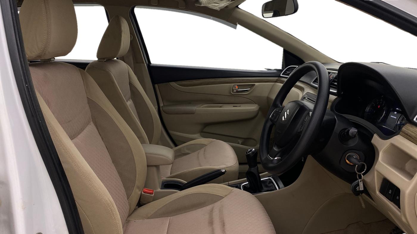 2018 Maruti Ciaz DELTA 1.5 SHVS MT PETROL, Petrol, Manual, 39,680 km, Right Side Front Door Cabin