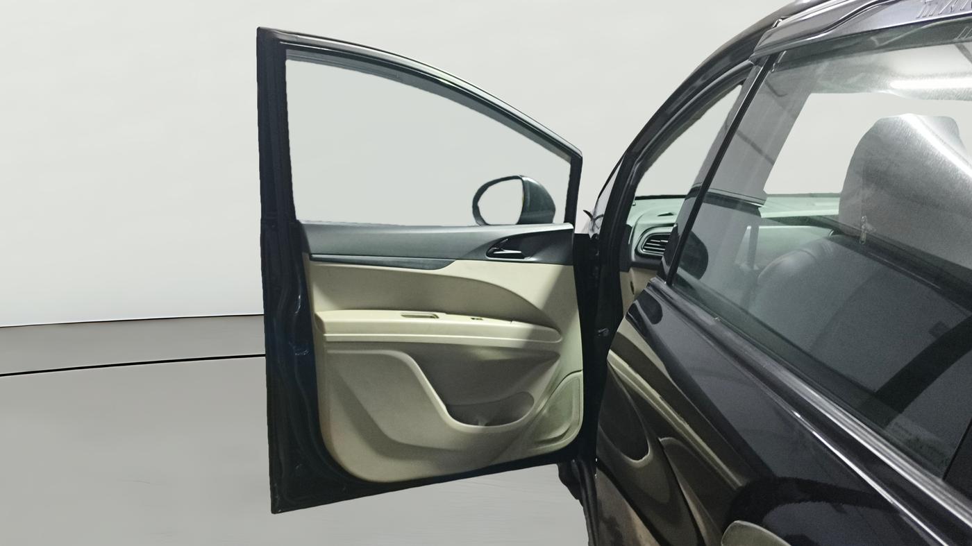 2019 Mahindra MARAZZO M2 7STR, Diesel, Manual, 71,759 km, LHS Front Door
