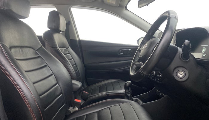 2022 Hyundai NEW I20 SPORTZ 1.2 MT, Petrol, Manual, 29,005 km, Right Side Front Door Cabin