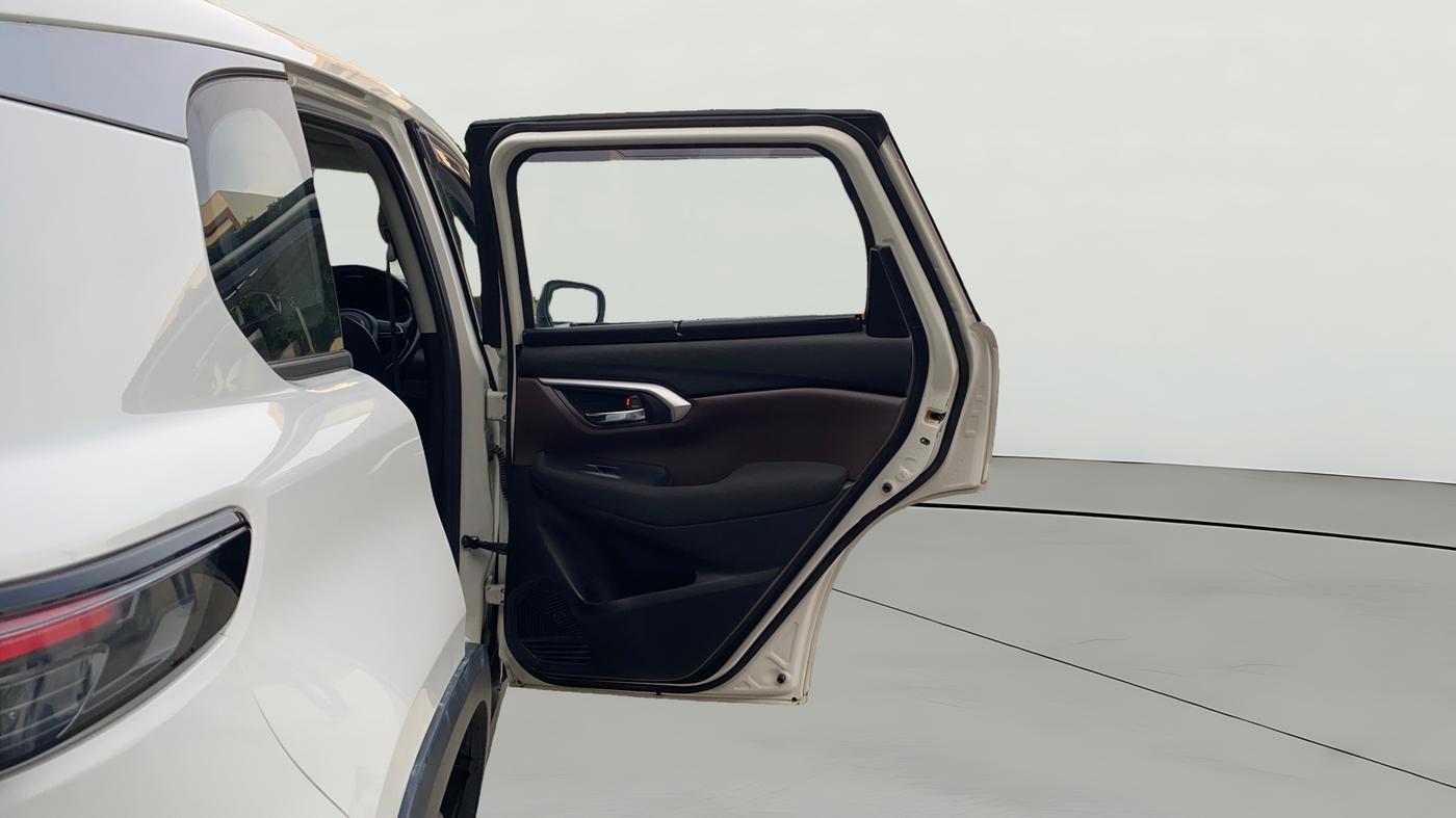 2025 Maruti Grand Vitara SIGMA SMART HYBRID, Petrol, Manual, 43,925 km, RHS Rear Door