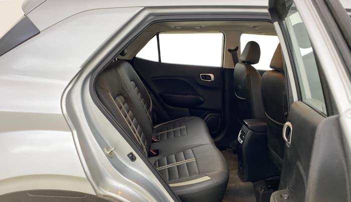2019 Hyundai VENUE SX PLUS 1.0 TURBO DCT, Petrol, Automatic, 48,572 km, Right Side Rear Door Cabin