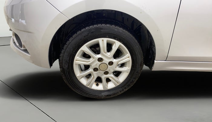 2016 Tata Tiago XZ PETROL, Petrol, Manual, 40,949 km, Left Front Wheel