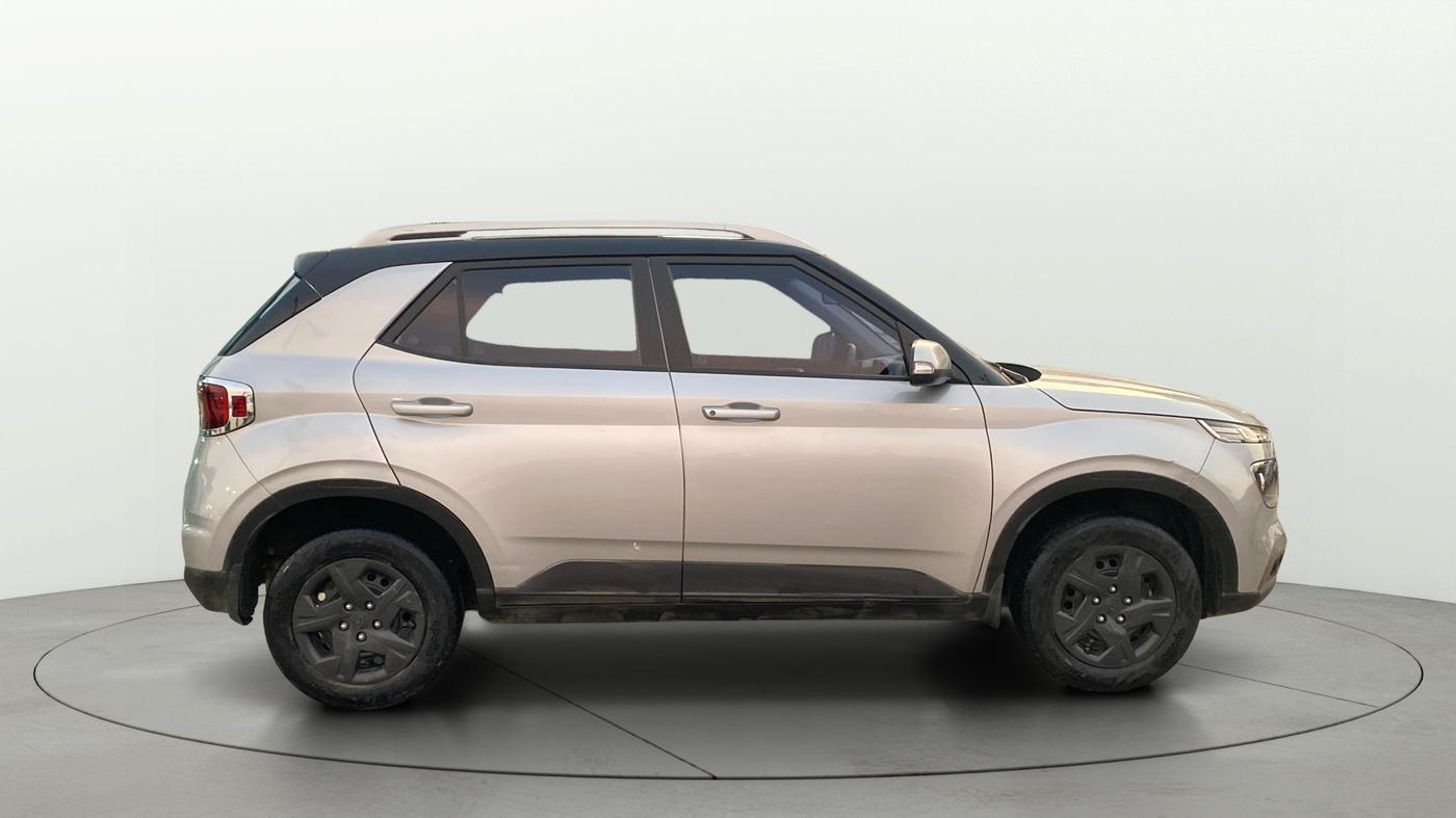 2021 Hyundai VENUE S+ 1.2, Petrol, Manual, 34,021 km, Right Side View