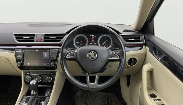 2016 Skoda Superb L&K 1.8 TSI AT, Petrol, Automatic, 51,905 km, Steering Wheel Close Up