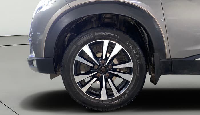2019 Nissan Kicks XV 1.5, Petrol, Manual, 10,880 km, Left Front Wheel
