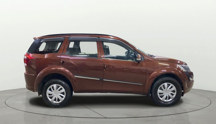 2018 Mahindra XUV500 W5, Diesel, Manual, 78,284 km, Right Side View
