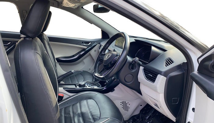 2021 Tata NEXON XZA PLUS SUNROOF PETROL, Petrol, Automatic, 31,729 km, Right Side Front Door Cabin