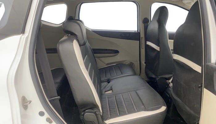 2021 Renault TRIBER RXT, Petrol, Manual, 37,725 km, Right Side Rear Door Cabin