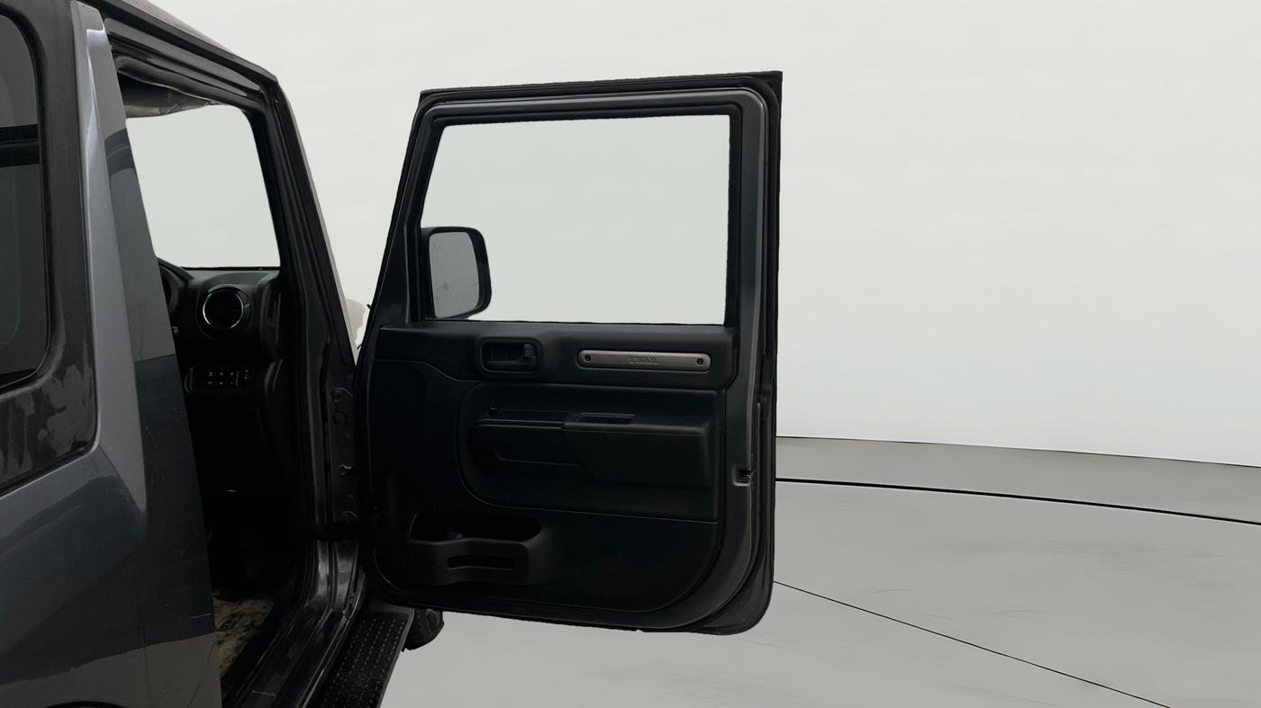 2021 Mahindra Thar LX D AT 4WD HT, Diesel, Automatic, 60,731 km, RHS Front Door