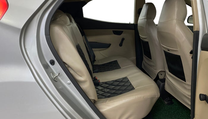 2017 Hyundai Eon ERA +, Petrol, Manual, 27,194 km, Right Side Rear Door Cabin