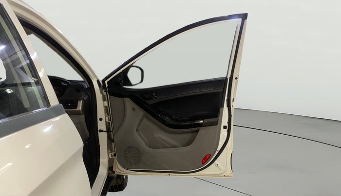 2019 Tata NEXON XM PETROL, Petrol, Manual, 60,650 km, RHS Front Door