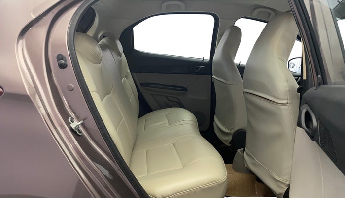 2017 Tata Tiago XT PETROL, Petrol, Manual, 26,993 km, Right Side Rear Door Cabin