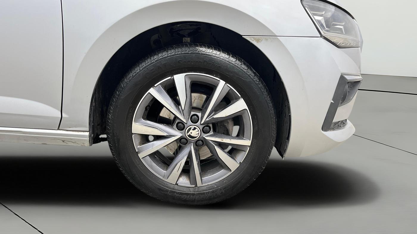 2022 Skoda SLAVIA STYLE 1.0L TSI MT, Petrol, Manual, 68,299 km, Right Front Wheel