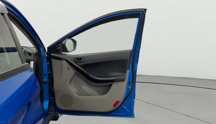 2019 Tata NEXON XM PETROL, Petrol, Manual, 1,18,744 km, RHS Front Door