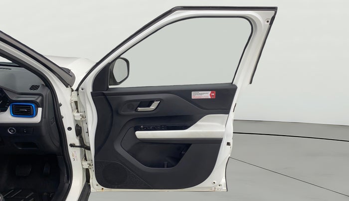 2022 Tata PUNCH CREATIVE AMT 1.2 RTN DUAL TONE, Petrol, Automatic, 10,270 km, RHS Front Door