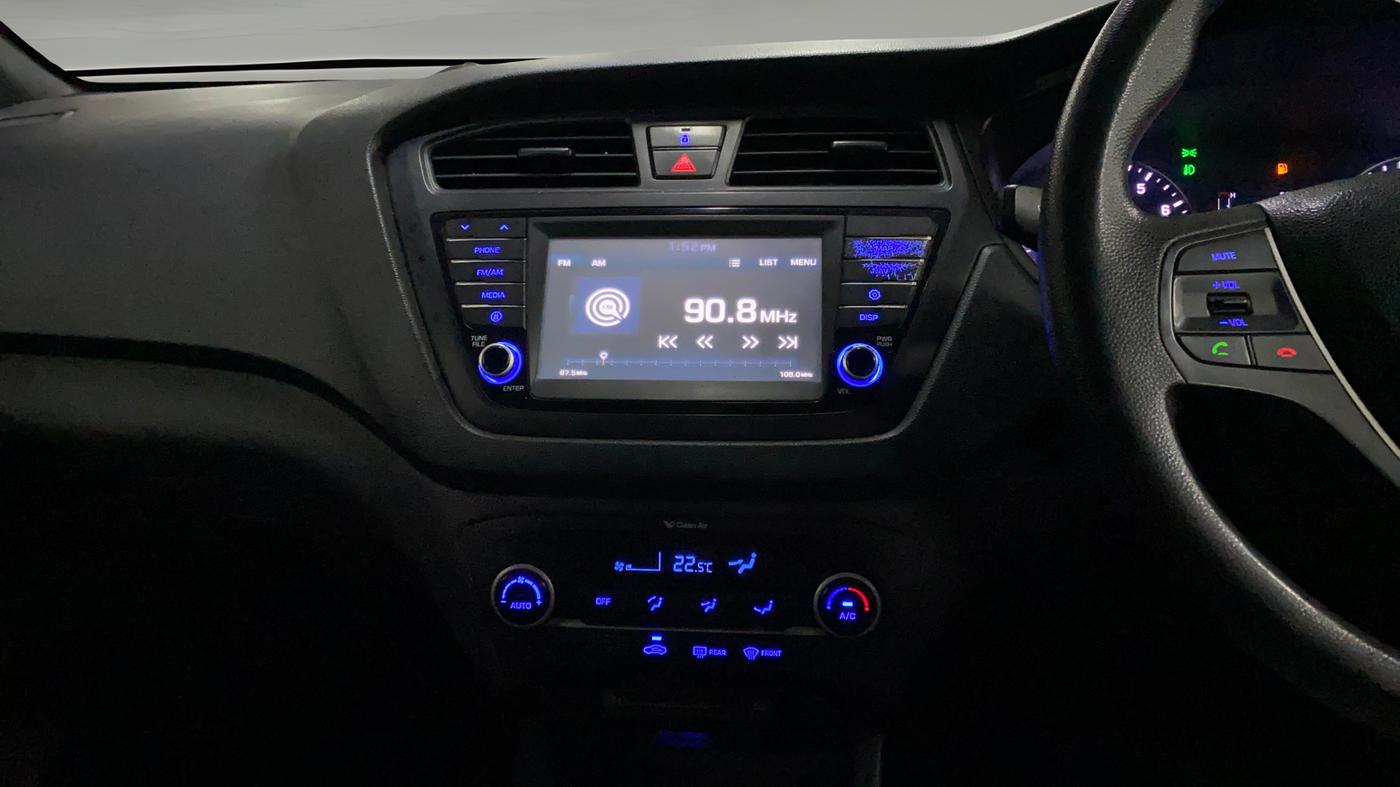 2017 Hyundai Elite i20 ASTA 1.2 DUAL TONE, Petrol, Manual, 79,123 km, Air Conditioner