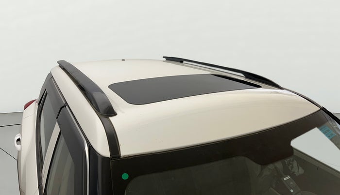 2023 Mahindra XUV300 W4 1.2 PETROL, Petrol, Manual, 35,728 km, Roof