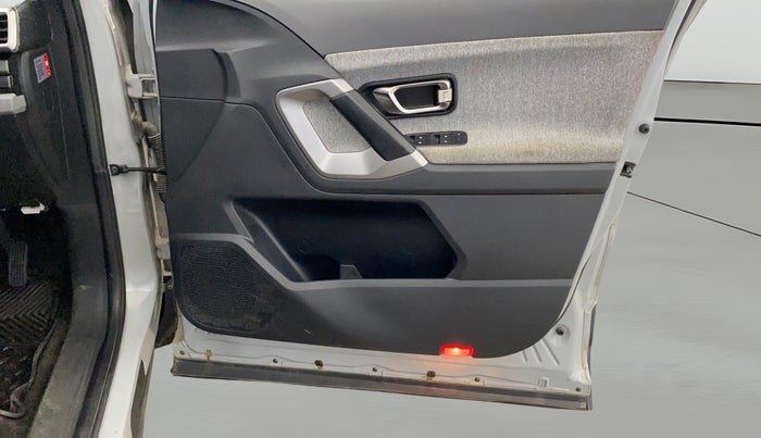 2024 Tata Harrier PURE (O), Diesel, Manual, 7,827 km, Driver Side Door Panels Control