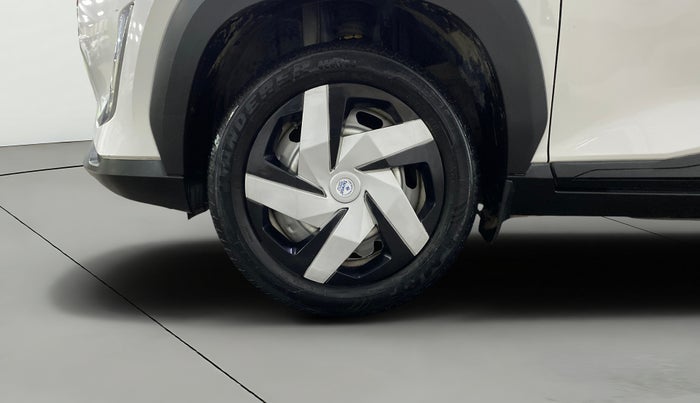 2024 Nissan MAGNITE  XE AMT EZ Shift, Petrol, Automatic, 33,642 km, Left Front Wheel