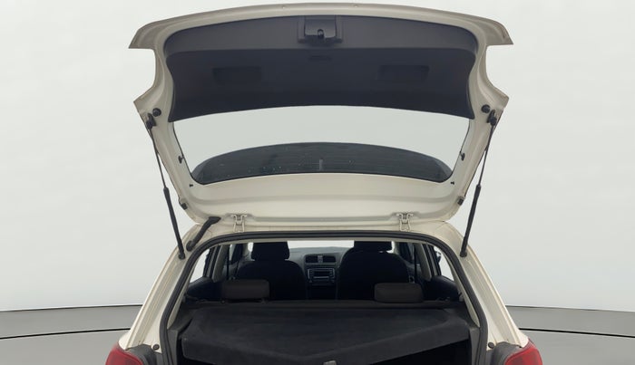 2016 Volkswagen Polo COMFORTLINE 1.2L, Petrol, Manual, 1,00,255 km, Boot Door Open