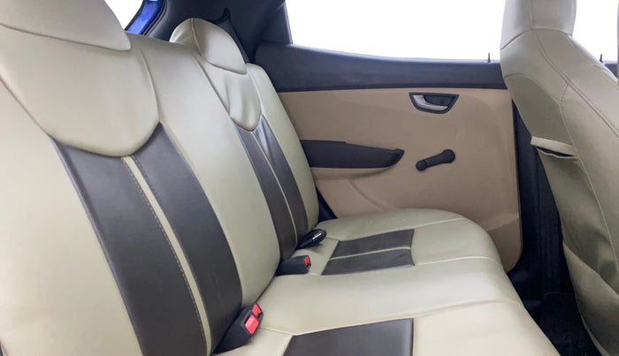 2014 Hyundai Eon SPORTZ, Petrol, Manual, 31,917 km, Right Side Rear Door Cabin