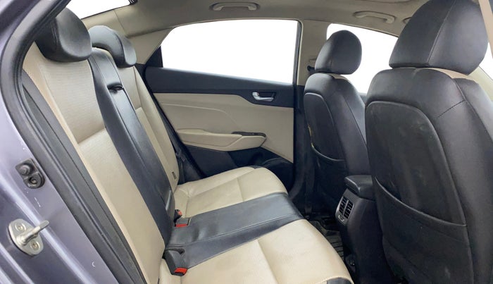 2017 Hyundai Verna 1.6 VTVT SX O, Petrol, Manual, 1,12,398 km, Right Side Rear Door Cabin