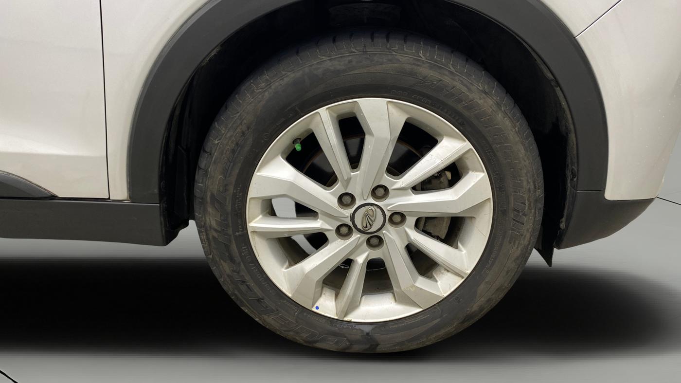 2019 Mahindra XUV300 W8 1.5 DIESEL, Diesel, Manual, 74,292 km, Right Front Wheel