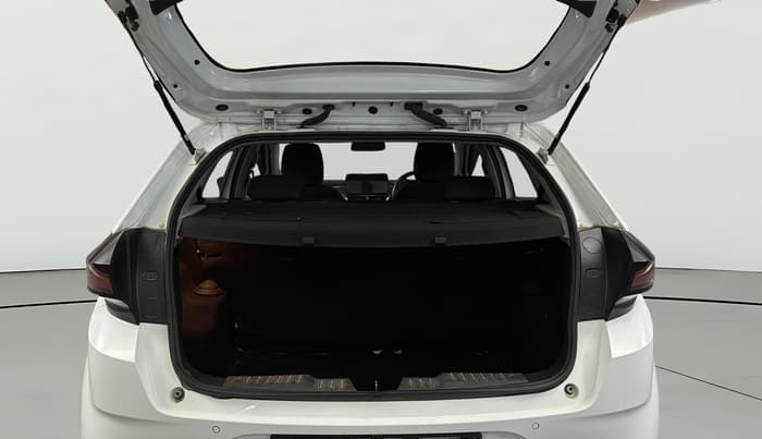 2024 Tata ALTROZ XZ Plus (S) LUX Diese, Diesel, Manual, 59,129 km, Boot Open Zoomed View