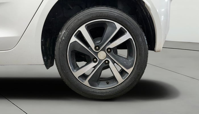 2021 Tata ALTROZ XZ PETROL, Petrol, Manual, 32,697 km, Left Rear Wheel