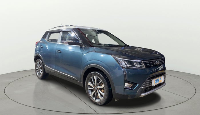 2021 Mahindra XUV300 W8 (O) 1.5 DIESEL AMT DUAL TONE, Diesel, Automatic, 43,126 km, Right Front Diagonal