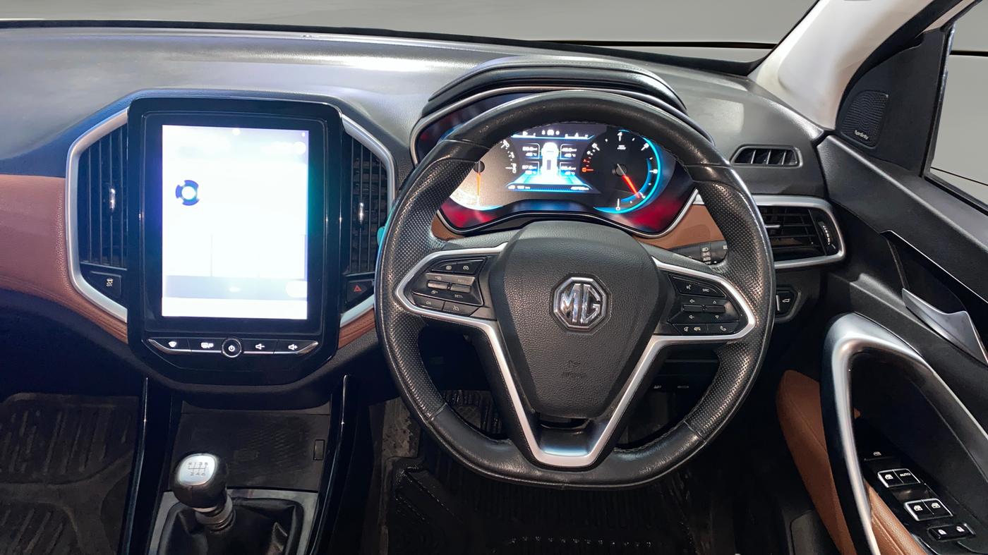 2021 MG HECTOR PLUS SHARP 2.0 DIESEL TURBO MT 6-STR, Diesel, Manual, 46,881 km, Steering Wheel Close Up