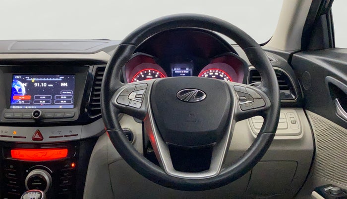 2019 Mahindra XUV300 W8 1.2 PETROL, Petrol, Manual, 84,109 km, Steering Wheel Close Up