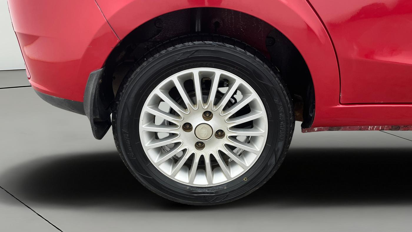 2015 Tata Zest XMS PETROL, Petrol, Manual, 90,426 km, Right Rear Wheel