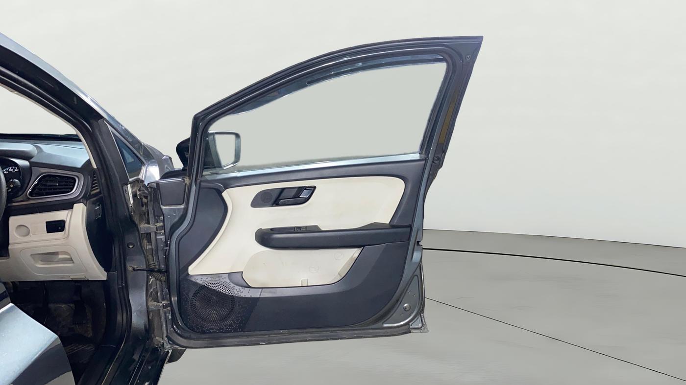 2023 Tata ALTROZ XE PLUS PETROL, Petrol, Manual, 5,171 km, RHS Front Door