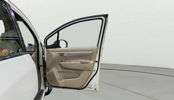 2014 Maruti Ertiga VDI, Diesel, Manual, 83,220 km, RHS Front Door