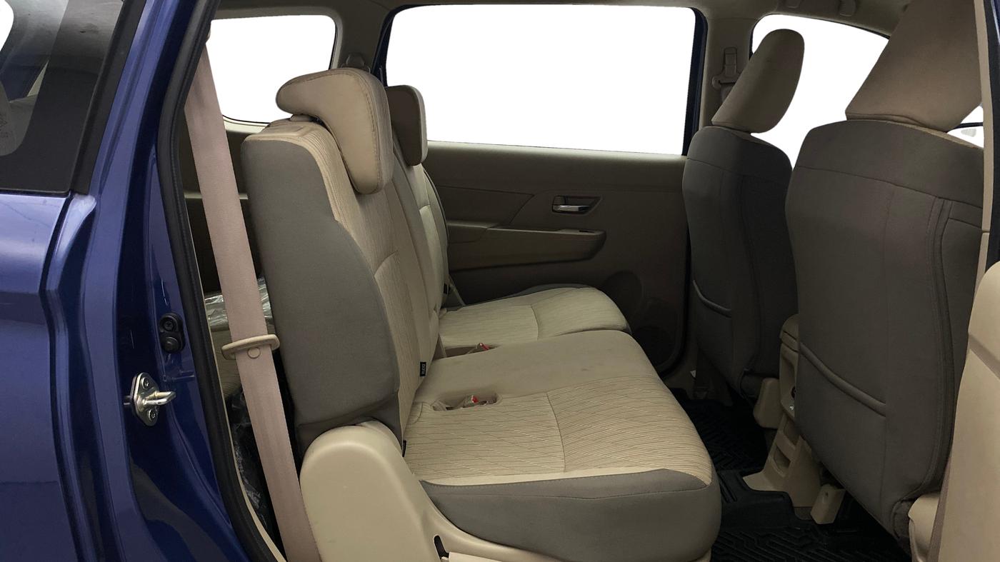 2024 Toyota RUMION  V MT , Petrol, Manual, 10,286 km, Right Side Rear Door Cabin