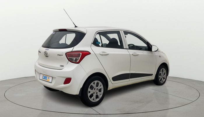 2016 Hyundai Grand i10 MAGNA 1.2 KAPPA VTVT, Petrol, Manual, 1,02,687 km, Right Back Diagonal