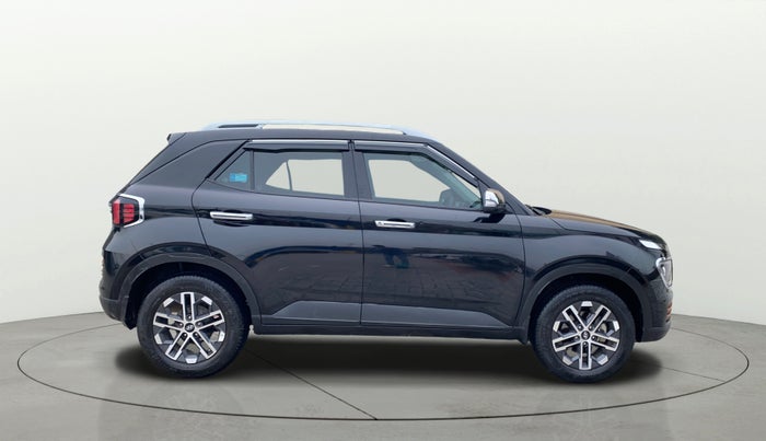 2023 Hyundai VENUE SX 1.5 CRDI, Diesel, Manual, 16,838 km, Right Side View