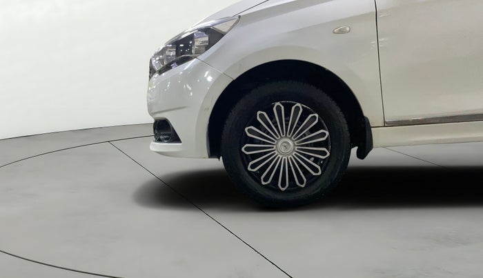 2017 Tata Tiago XT PETROL, Petrol, Manual, 48,903 km, Left Front Wheel