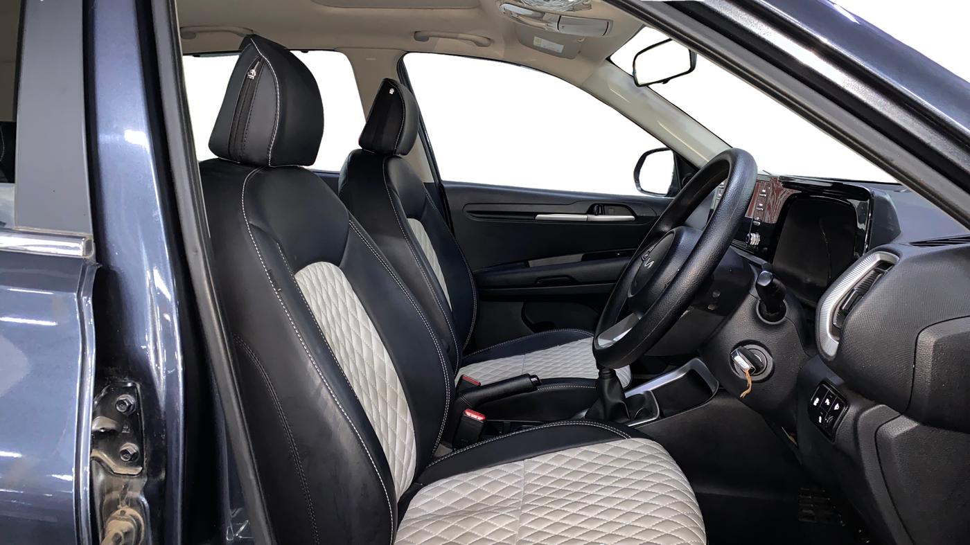 2024 KIA SONET HTK (O) 1.2 Petrol MT, Petrol, Manual, 11,521 km, Right Side Front Door Cabin