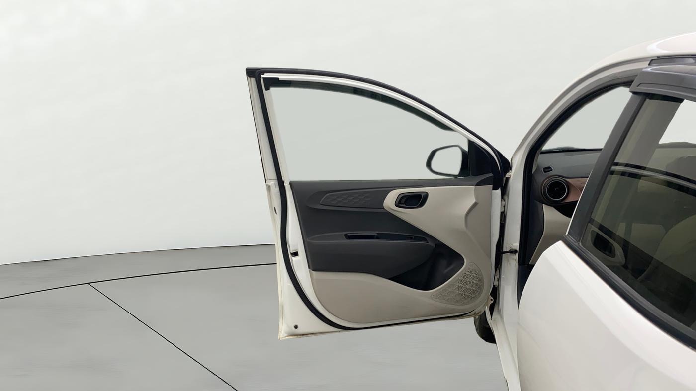 2022 Hyundai AURA S 1.2 CNG, CNG, Manual, 64,059 km, LHS Front Door
