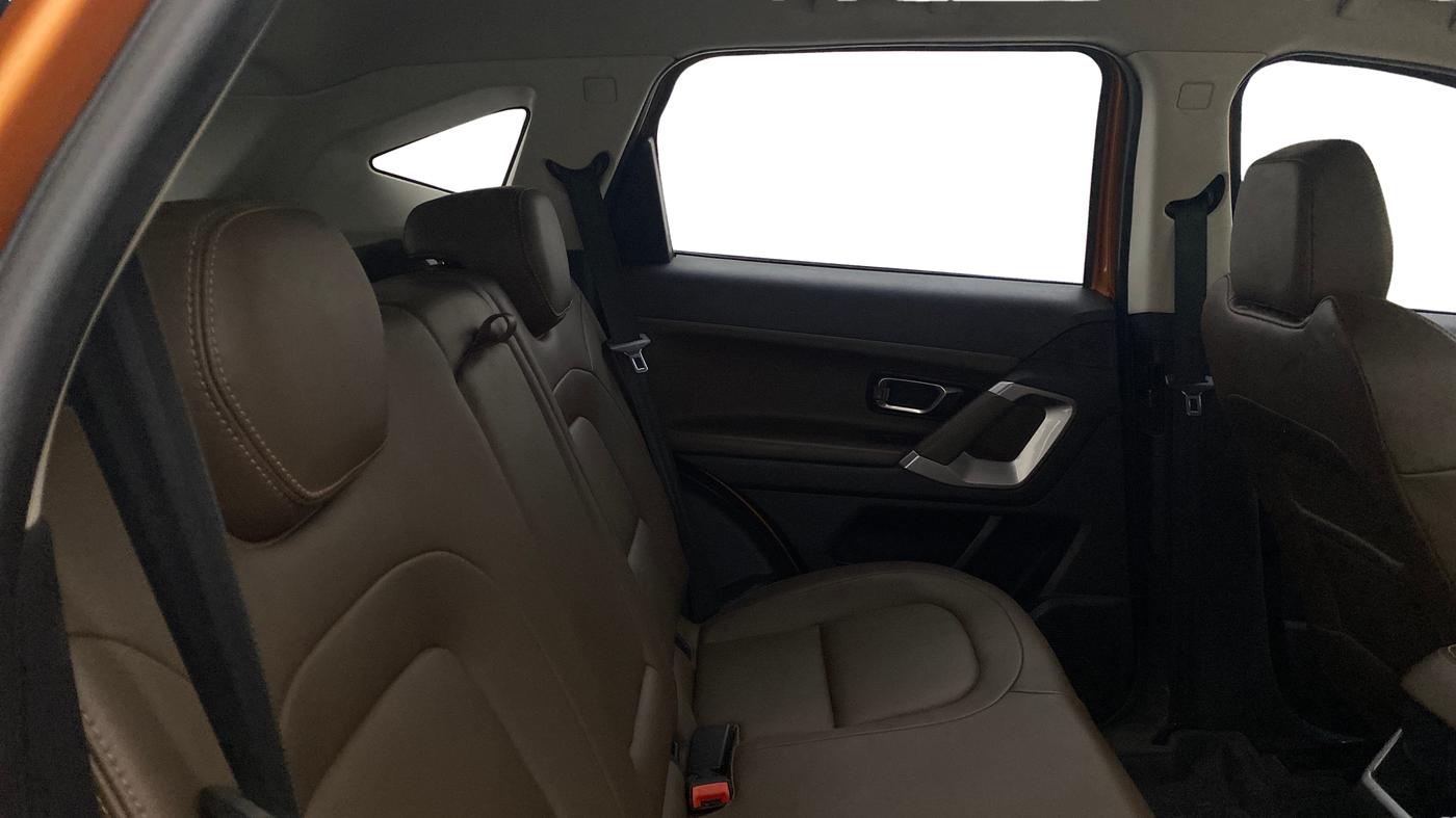 2019 Tata Harrier XZ 2.0L, Diesel, Manual, 62,458 km, Right Side Rear Door Cabin